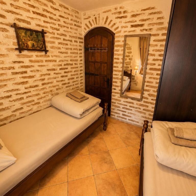 Hidden Garden Stone House Private Romantic Retreat in Budva Old Town - Two-Bedroom Apartment - 24