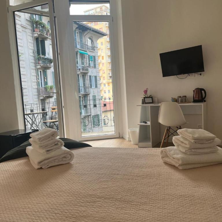 September's Suites - Studio with Spa Bath - 15