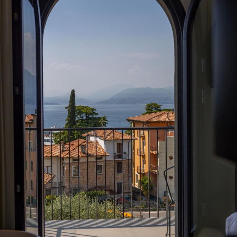 Hotel Al Caminetto – Adults Only, WorldHotels Crafted - Junior King Suite with Terrace and Lake View - Non-Smoking - 1