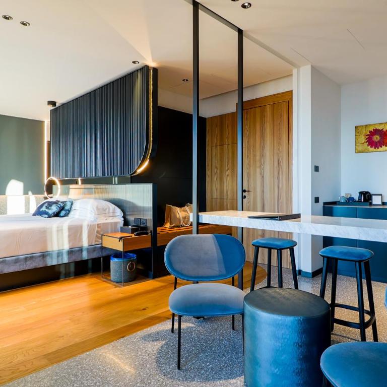 Hotel Al Caminetto – Adults Only, WorldHotels Crafted - King Suite with Terrance and Lake View - Non-Smoking - 3