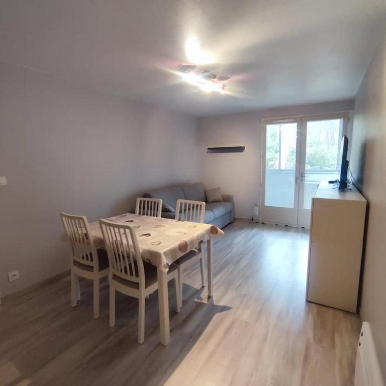 Proche commerces vue foret - Appartement - 5