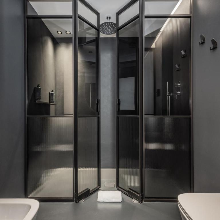 Hotel Al Caminetto – Adults Only, WorldHotels Crafted - King Suite with Terrance and Lake View - Non-Smoking - 9