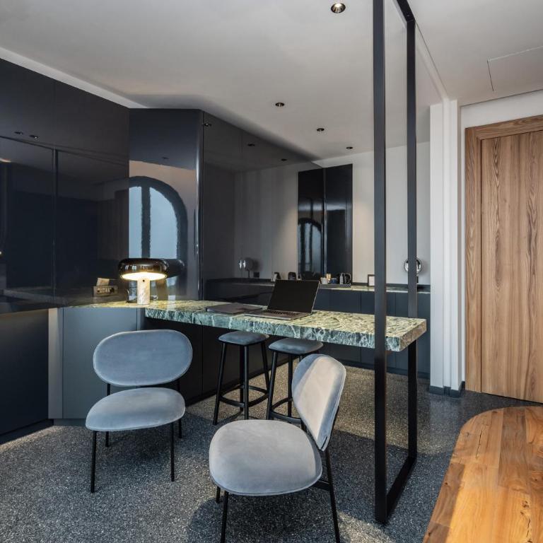 Hotel Al Caminetto – Adults Only, WorldHotels Crafted - King Suite with Terrance and Lake View - Non-Smoking - 4