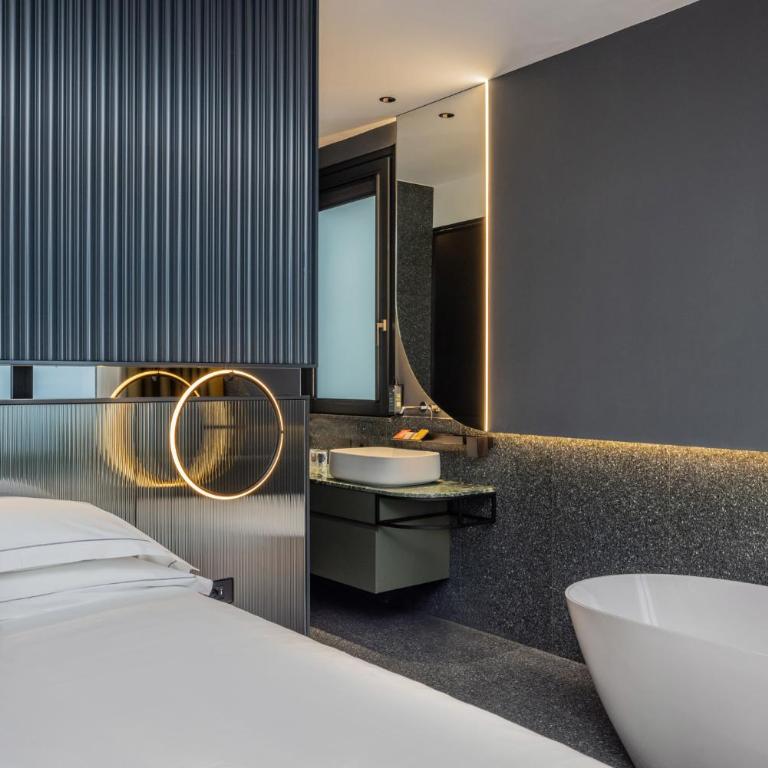 Hotel Al Caminetto – Adults Only, WorldHotels Crafted - King Suite with Terrance and Lake View - Non-Smoking - 8