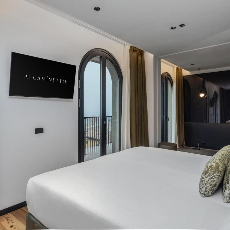 Hotel Al Caminetto – Adults Only, WorldHotels Crafted - King Suite with Terrance and Lake View - Non-Smoking - 12