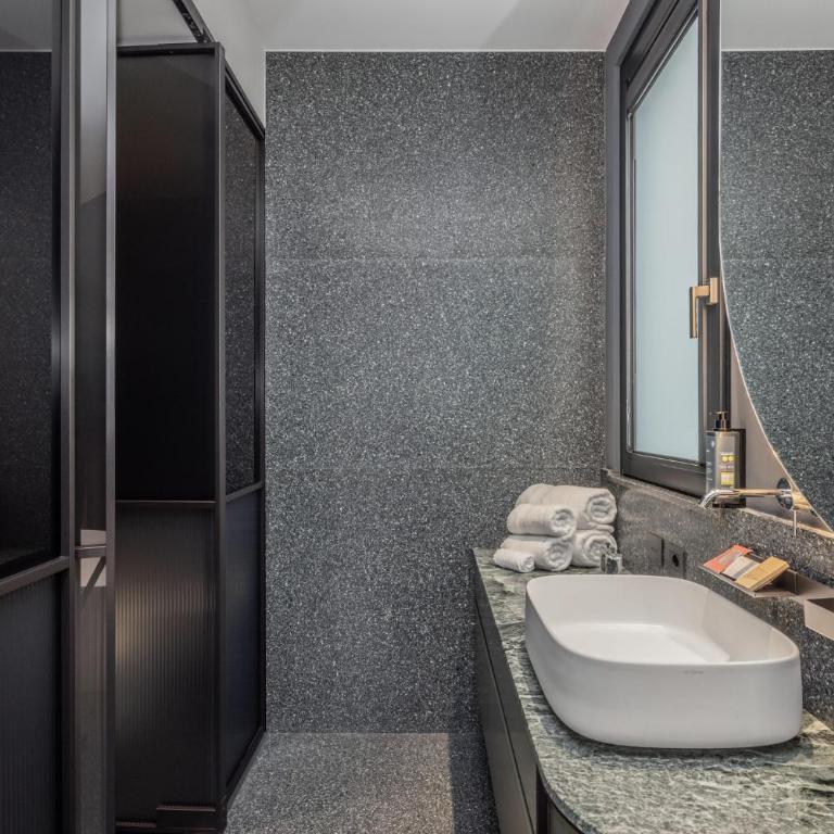 Hotel Al Caminetto – Adults Only, WorldHotels Crafted - King Suite with Terrance and Lake View - Non-Smoking - 15