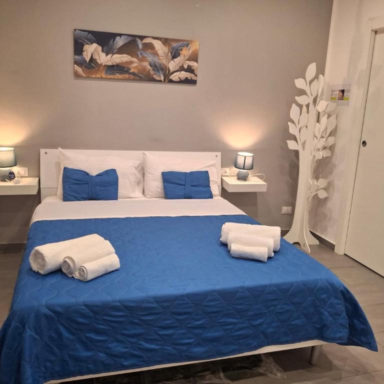 CASE VACANZE FraEmily , PALERMO - Triple Room with Private Bathroom - 1