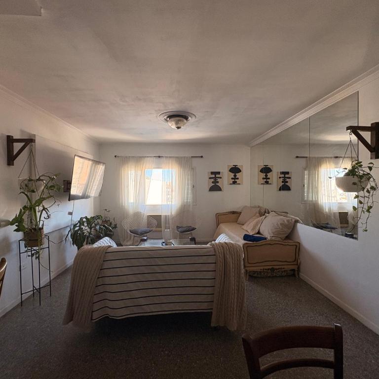 Departamento en pleno centro - Two-Bedroom Apartment - 1