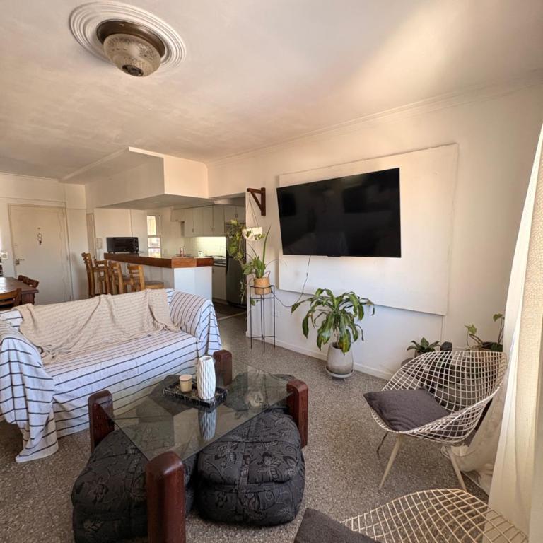 Departamento en pleno centro - Two-Bedroom Apartment - 3