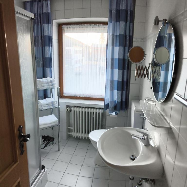Ferienwohnung Weiß inkl. Chiemgaukarte - Apartment mit Balkon - 5