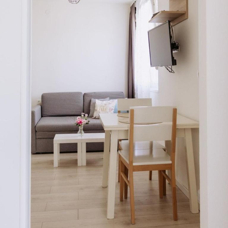 Sunny apartment a few minutes from Old Bridge! - One-Bedroom Apartment - 15