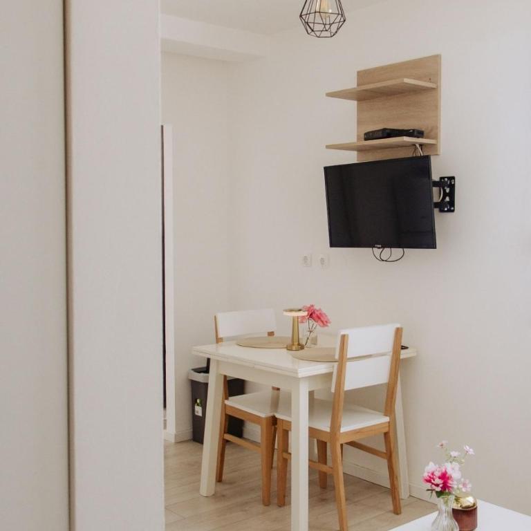 Sunny apartment a few minutes from Old Bridge! - One-Bedroom Apartment - 20