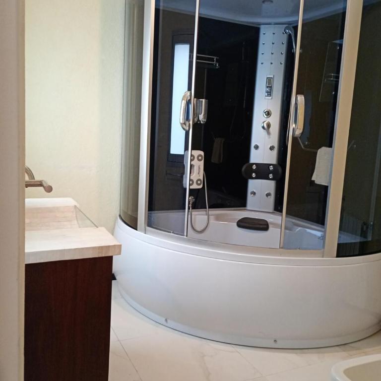 Casa con hydromasaje and Jacuzzi en Pacheco - Casa con 1 dormitorio - 44