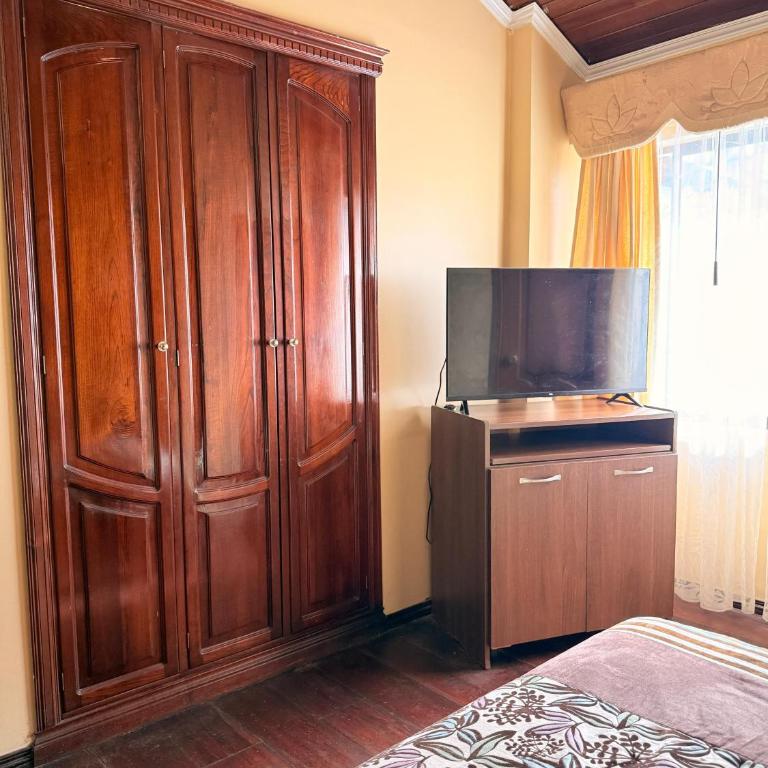 House Loft Loja - Double Room with Park View - 1
