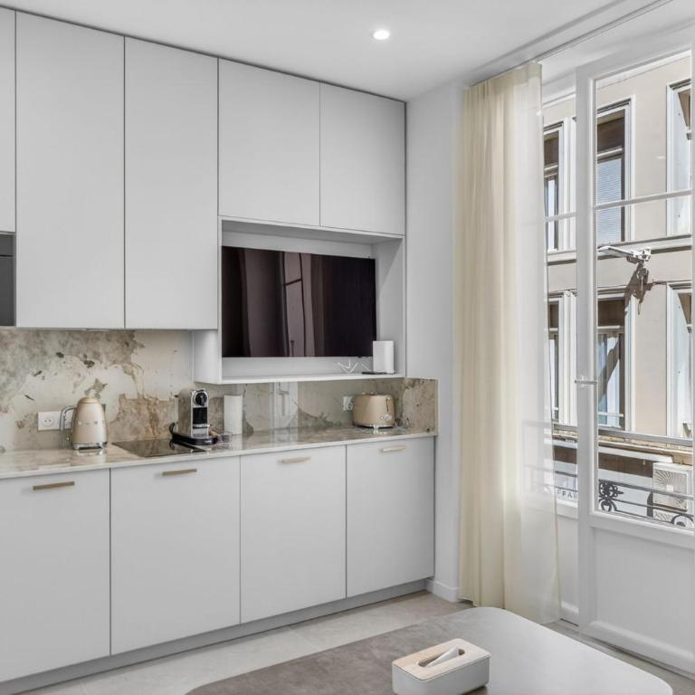 1 Chambre - Ascenseur - Proche Palais - Appartement 1 Chambre - 9