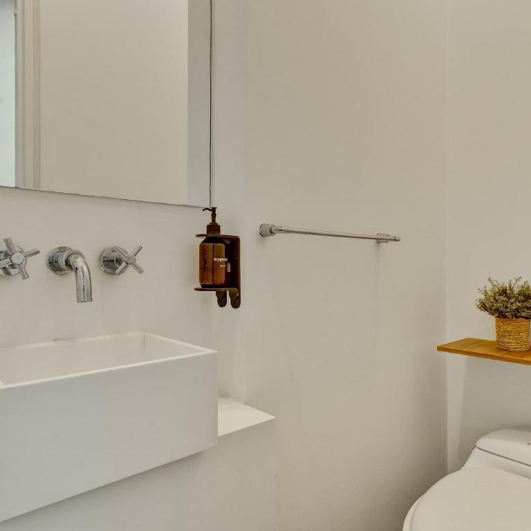 Deluxe 1BR Duplex with Terrace near El Virrey - Apartamento Dúplex - 9