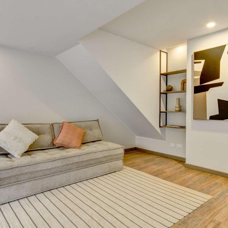 Deluxe 1BR Duplex with Terrace near El Virrey - Apartamento Dúplex - 13