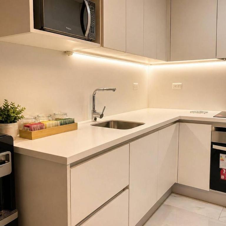 Big Family 3BR Pool Gym Near, Parking, AC, WIFI, El Dorado - Three-Bedroom Premium Apartment - 16