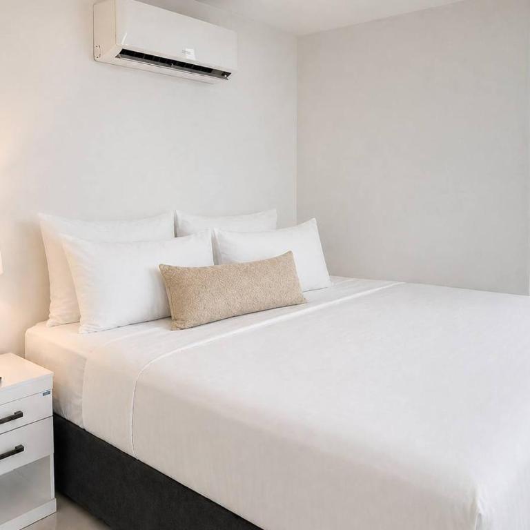 Big Family 3BR Pool Gym Near, Parking, AC, WIFI, El Dorado - Three-Bedroom Premium Apartment - 39