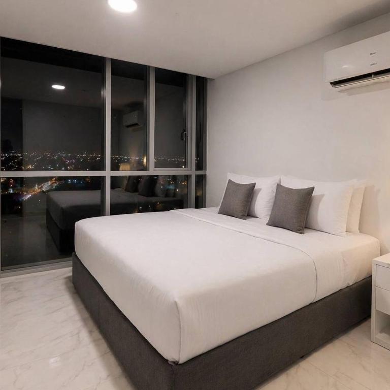 Big Family 3BR Pool Gym Near, Parking, AC, WIFI, El Dorado - Three-Bedroom Premium Apartment - 43