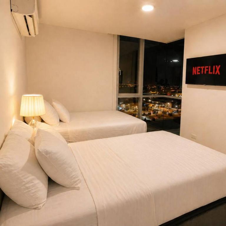Big Family 3BR Pool Gym Near, Parking, AC, WIFI, El Dorado - Three-Bedroom Premium Apartment - 4