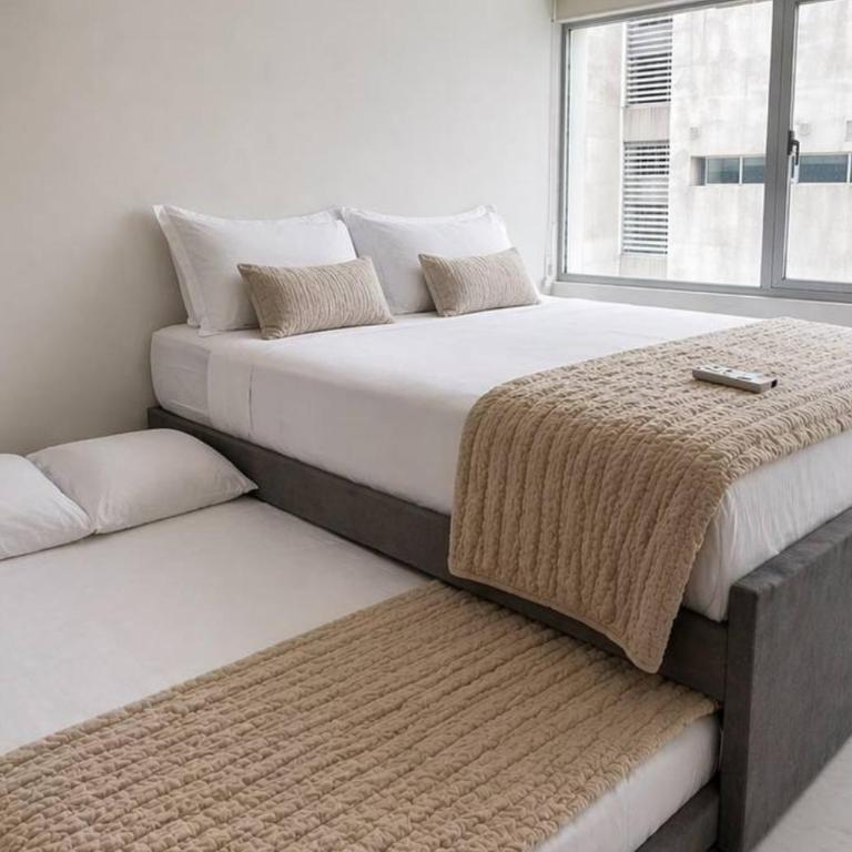Big Family 3BR Pool Gym Near, Parking, AC, WIFI, El Dorado - Three-Bedroom Premium Apartment - 34