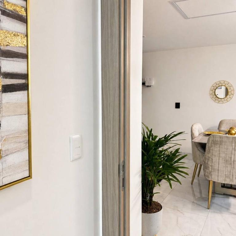 Big Family 3BR Pool Gym Near, Parking, AC, WIFI, El Dorado - Three-Bedroom Premium Apartment - 53