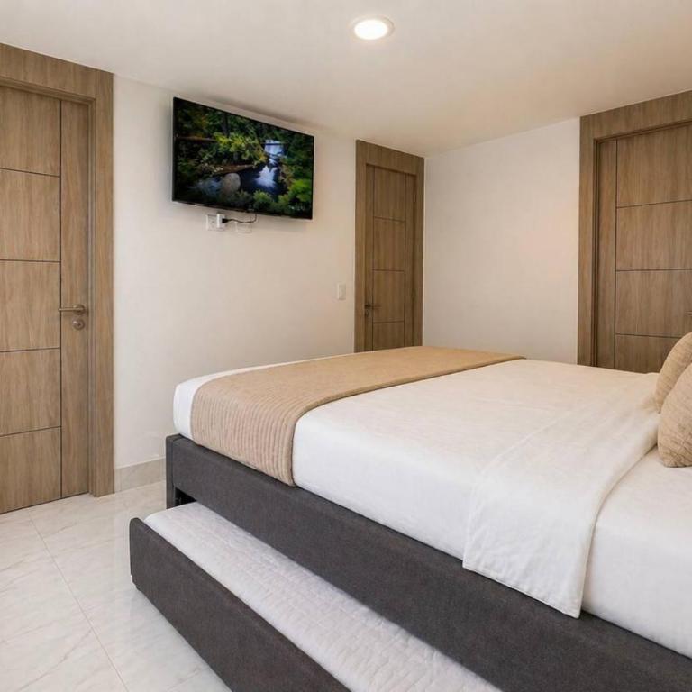 Big Family 3BR Pool Gym Near, Parking, AC, WIFI, El Dorado - Three-Bedroom Premium Apartment - 50