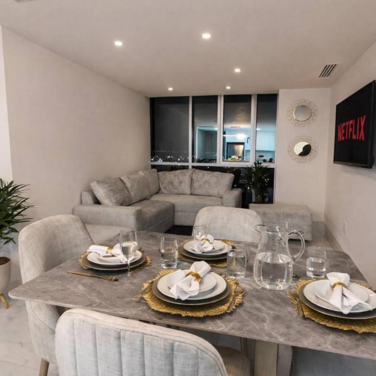 Big Family 3BR Pool Gym Near, Parking, AC, WIFI, El Dorado - Three-Bedroom Premium Apartment - 46