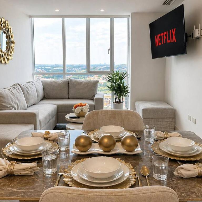 Big Family 3BR Pool Gym Near, Parking, AC, WIFI, El Dorado - Three-Bedroom Premium Apartment - 69