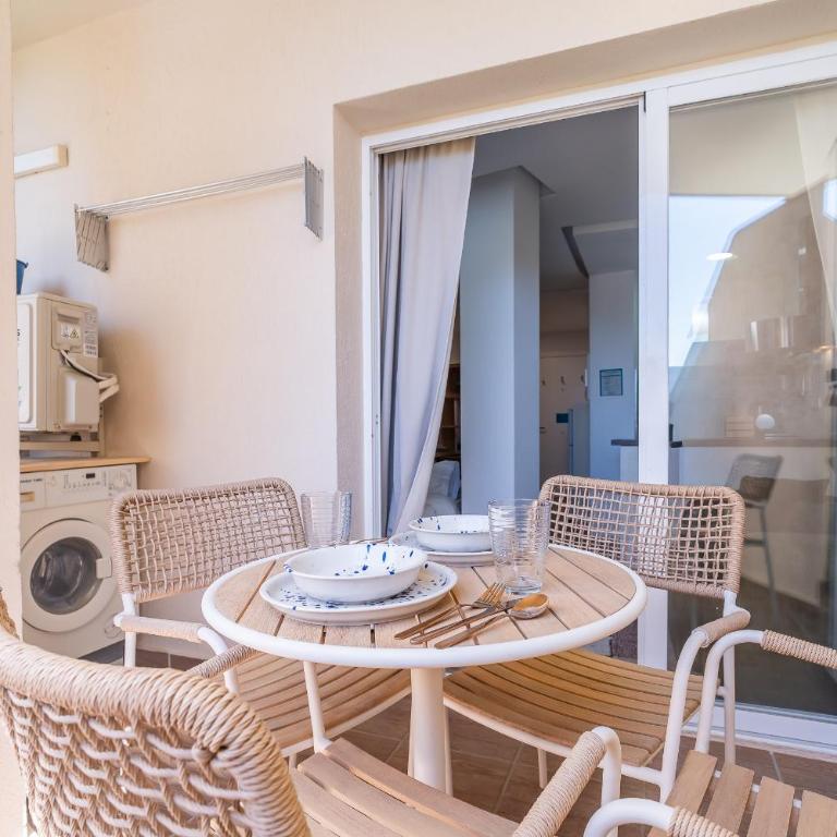 Cubo's Estudio 118 Benal Beach Sea View - Standard Studio - 14