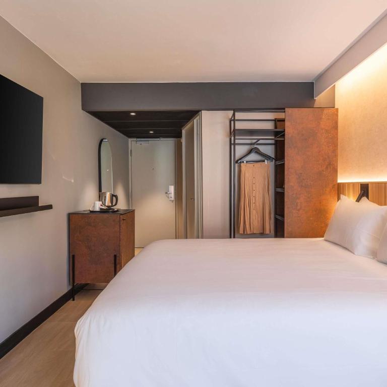 Novotel Marseille Centre Gare - Chambre Triple avec 1 Lit Double et 1 Lit Simple - 2