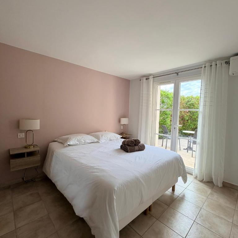 L'eau des Oliviers - Four-Bedroom House - 34