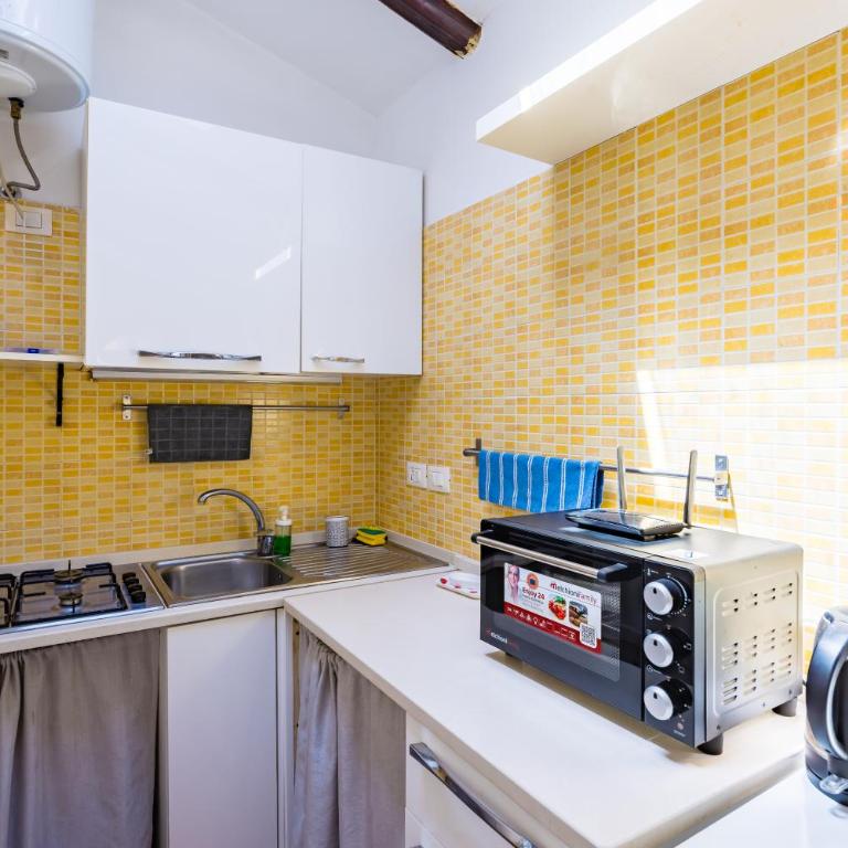 Alessios House by NapoliApartments - Appartamento - 19