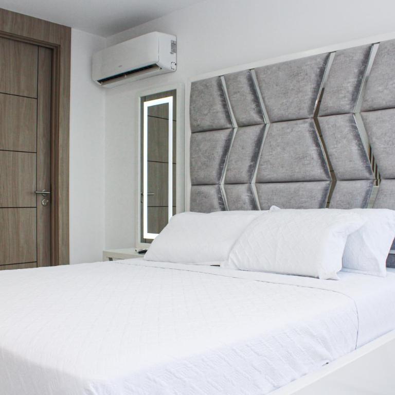 Big Family 3BR Pool Gym Near, Parking, AC, WIFI, El Dorado - Three-Bedroom Apartment with View - 5