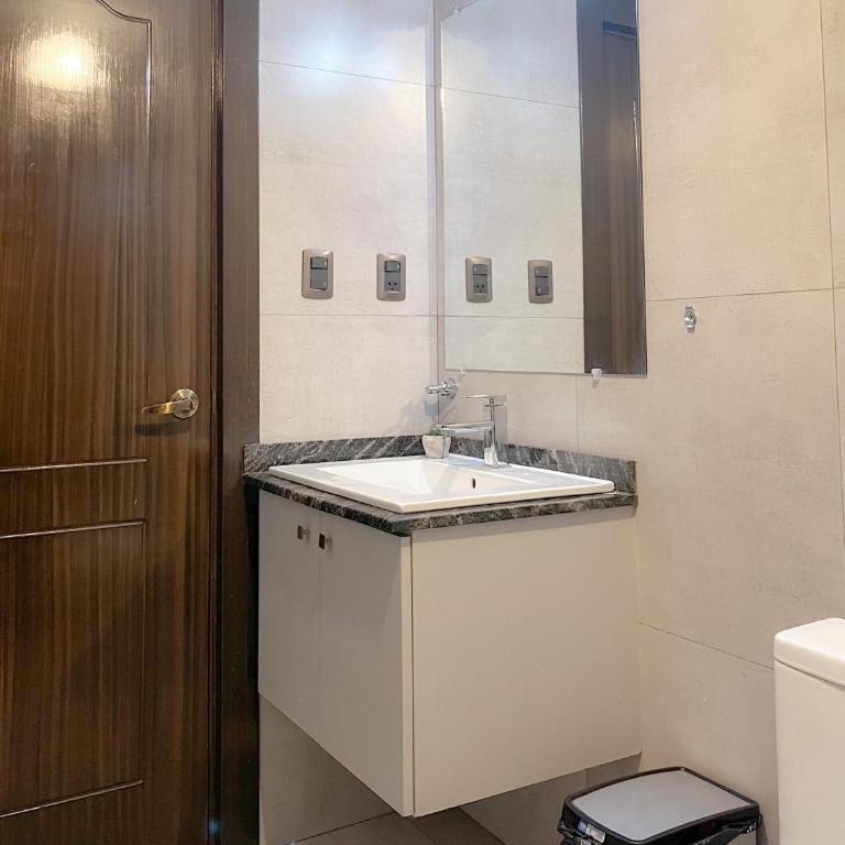 Sky Suites - Cozy & Naturally Warm 1BR Apt - One-Bedroom Apartment - 16