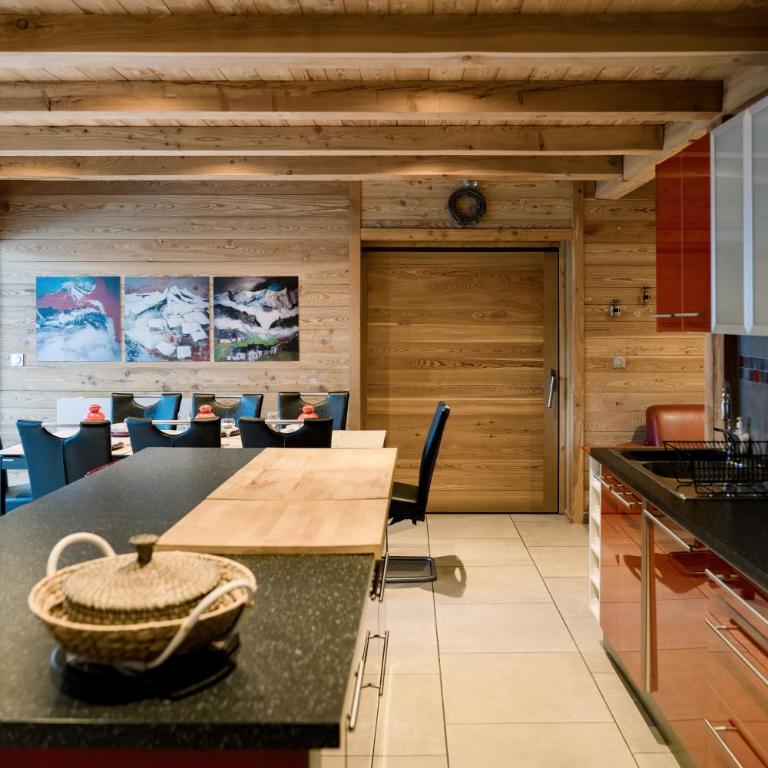 CHALET EVEREST Les CHALETS D'HINOUKA SERRE CHEVALIER-CHANTEMERLE 200 m des pistes - Chalet 3 Chambres - 6