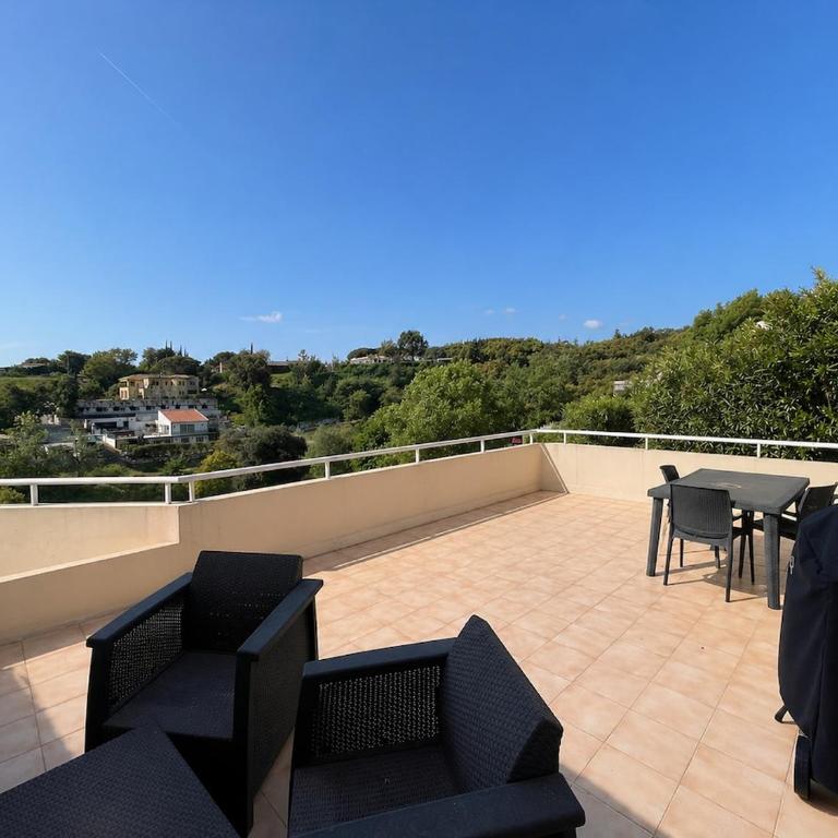 GREAT OPPORTUNITY! EXCEPTIONAL terrace & pool & garage - Appartamento con 1 Camera da Letto - 1