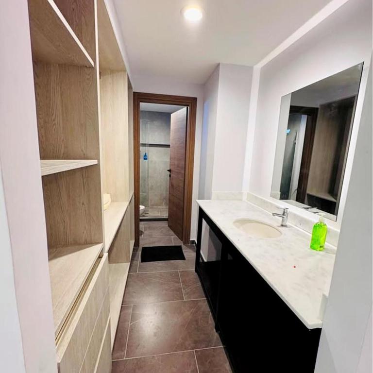 Akoya Sky Living de Lujo frente Playa y Malecón - Two-Bedroom Apartment - 10