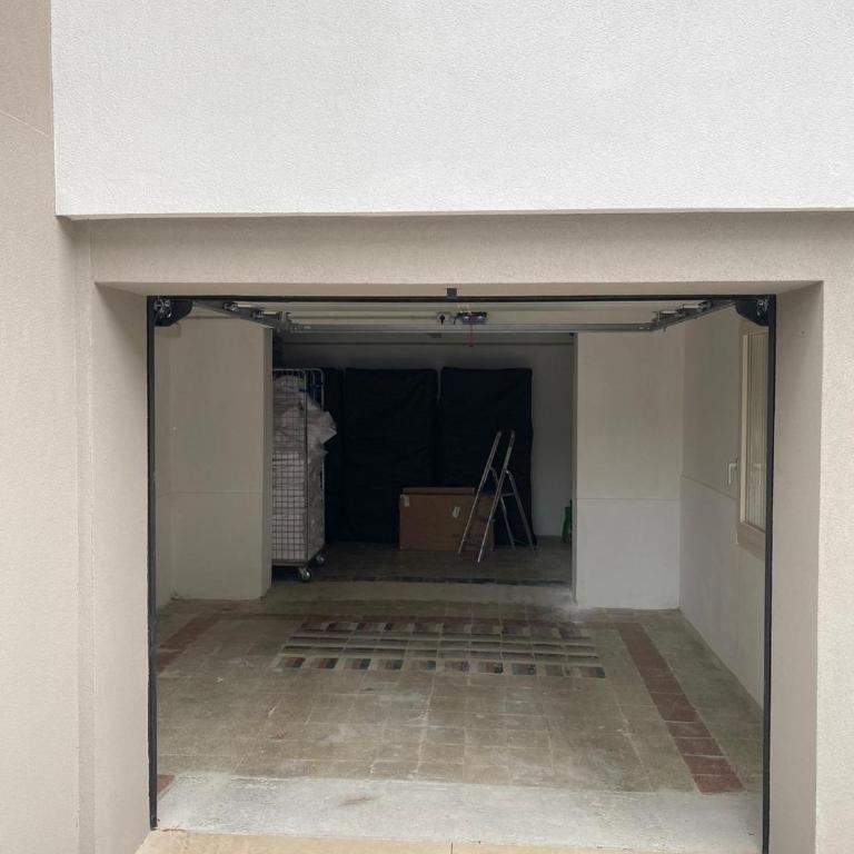 StayEasy Smart Home with 3 Bedrooms, 2 Baths - City Center - Appartamento Superior con 3 Camere da Letto - 43