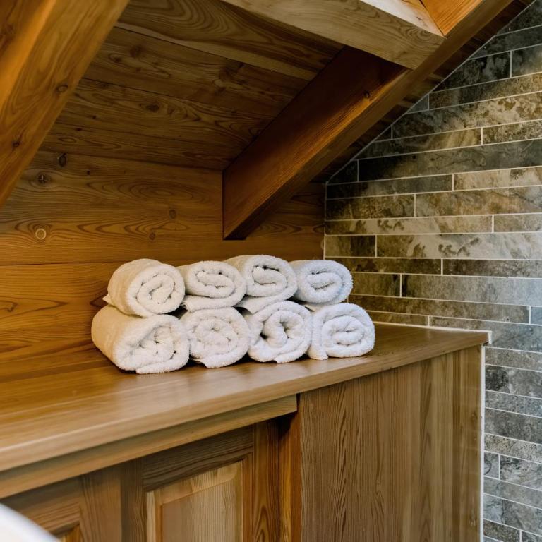 CHALET EVEREST Les CHALETS D'HINOUKA SERRE CHEVALIER-CHANTEMERLE 200 m des pistes - Chalet 3 Chambres - 16