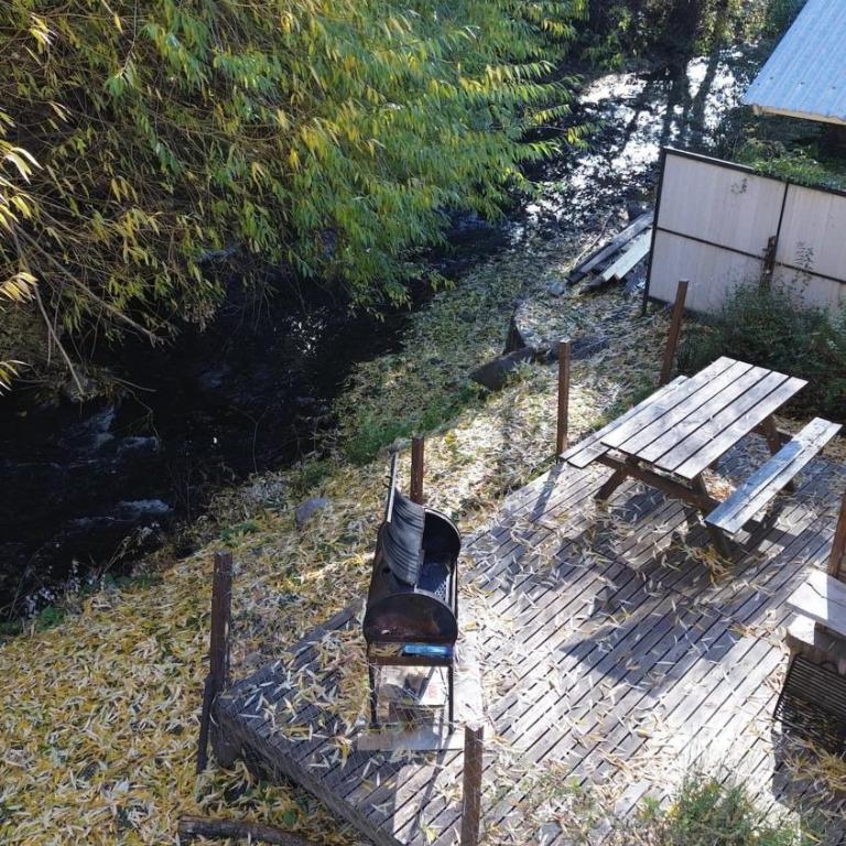 Cabaña soñada sobre el arroyo con dos dormitorios - Bungalow con vistas al jardín - 4
