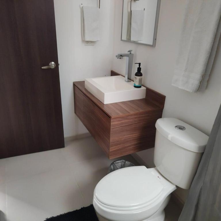 Impeccable Apartment in Downtown MTY with Private Parking Space - Three-Bedroom Apartment - 36