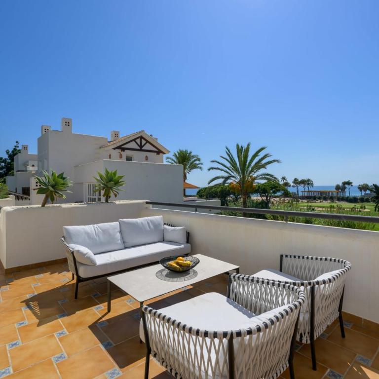 Luxurious 3-Bedroom Penthouse in Los Monteros Marbella - Apartamento - 6