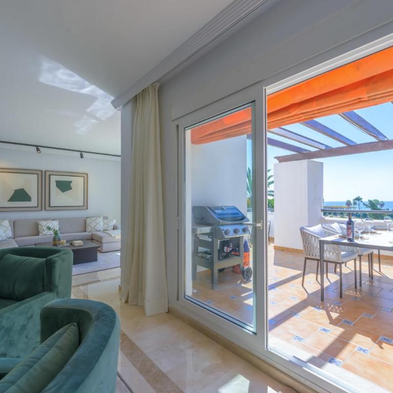 Luxurious 3-Bedroom Penthouse in Los Monteros Marbella - Apartamento - 10
