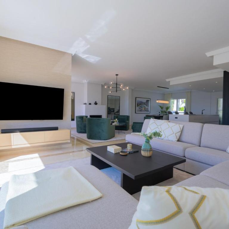 Luxurious 3-Bedroom Penthouse in Los Monteros Marbella - Apartamento - 9