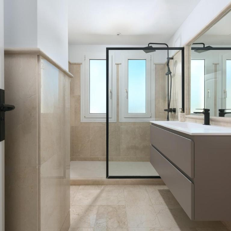 Luxurious 3-Bedroom Penthouse in Los Monteros Marbella - Apartamento - 17
