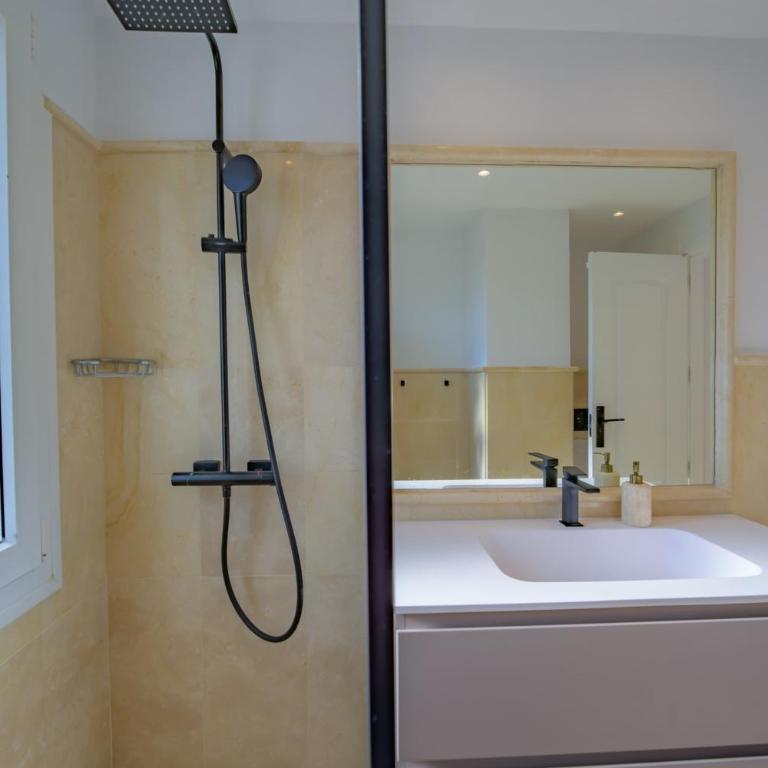 Luxurious 3-Bedroom Penthouse in Los Monteros Marbella - Apartamento - 19