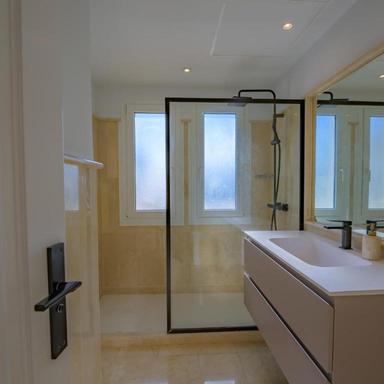 Luxurious 3-Bedroom Penthouse in Los Monteros Marbella - Apartamento - 20