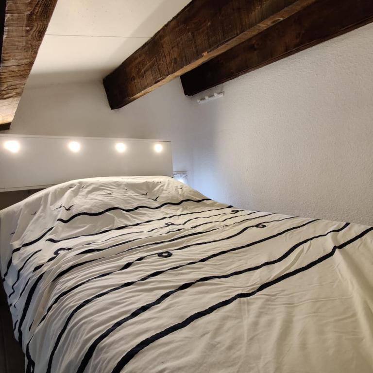 Studio mezzanine climatisé - Pinède - Plage à pied sous les pins - Apartment mit 1 Schlafzimmer - 10